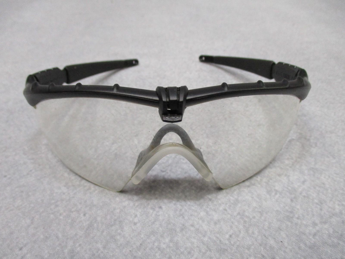 Oakley SI M Frame 2.0 ballistic safety glasses kit with multiple lenses and case, designed for military and tactical use