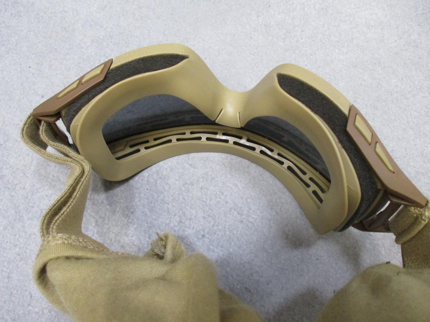 Centex Military Gear Desert Locust goggles with clear lens and pouch, used but in excellent condition, military protective eyewear