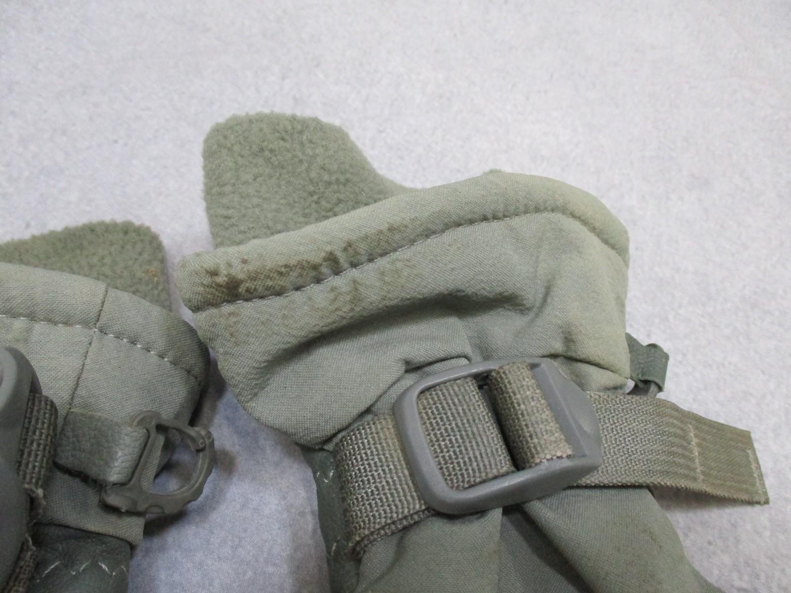 Military issue cold/wet weather gloves by Centex Military Gear, small size, designed for men and women, with insulated, durable fabric.