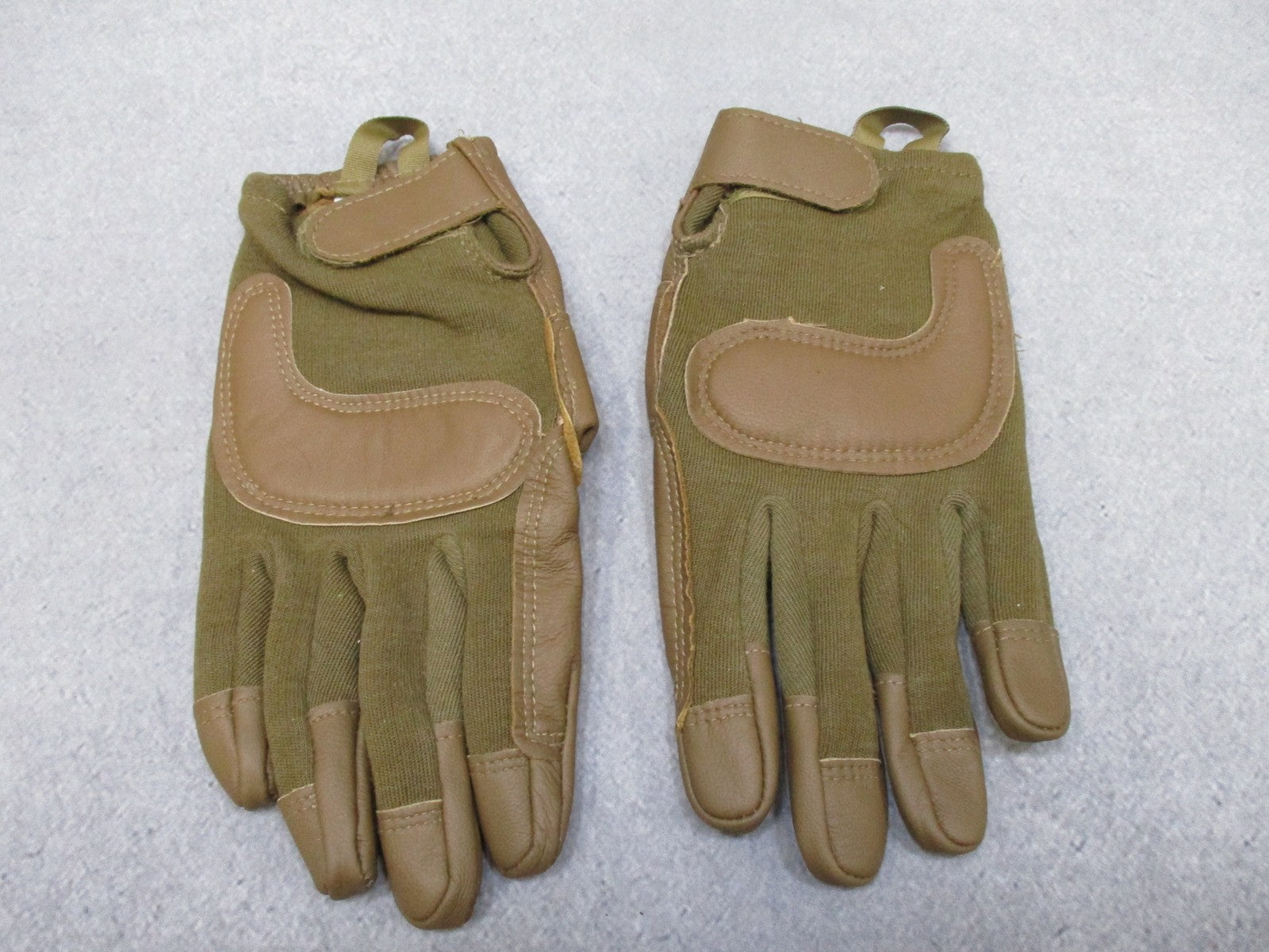 Coyote brown Centex Military Gear Advanced Combat Gloves Type II ACG-II-300, large size, new, designed for tactical use