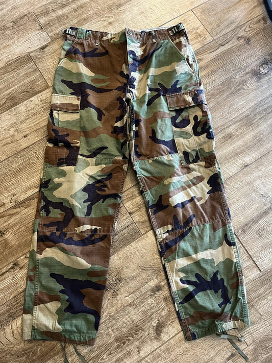 US Military Woodland Camo Combat Trousers Medium Regular 50/50 Cotton Nylon