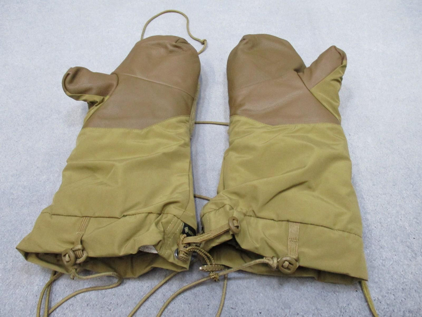 Climb and Place CWGS Extreme Cold Weather Mittens Liner Shell Gore-Tex Medium