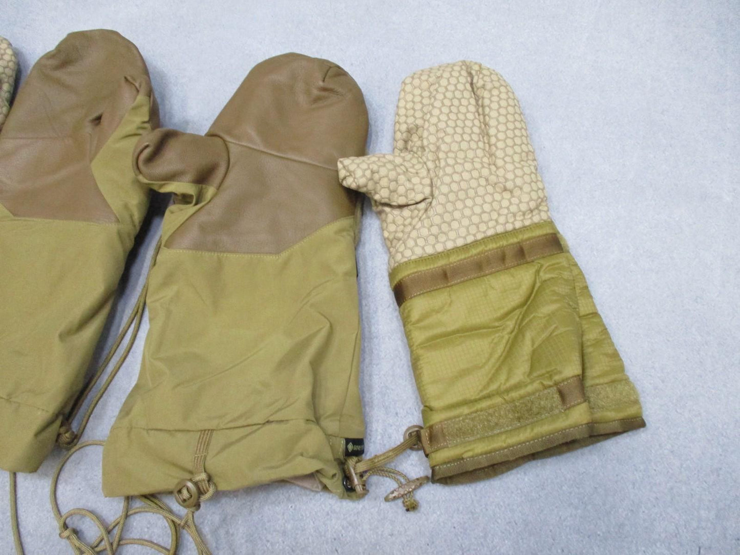 Climb and Place CWGS Extreme Cold Weather Mittens Liner Shell Gore-Tex Medium