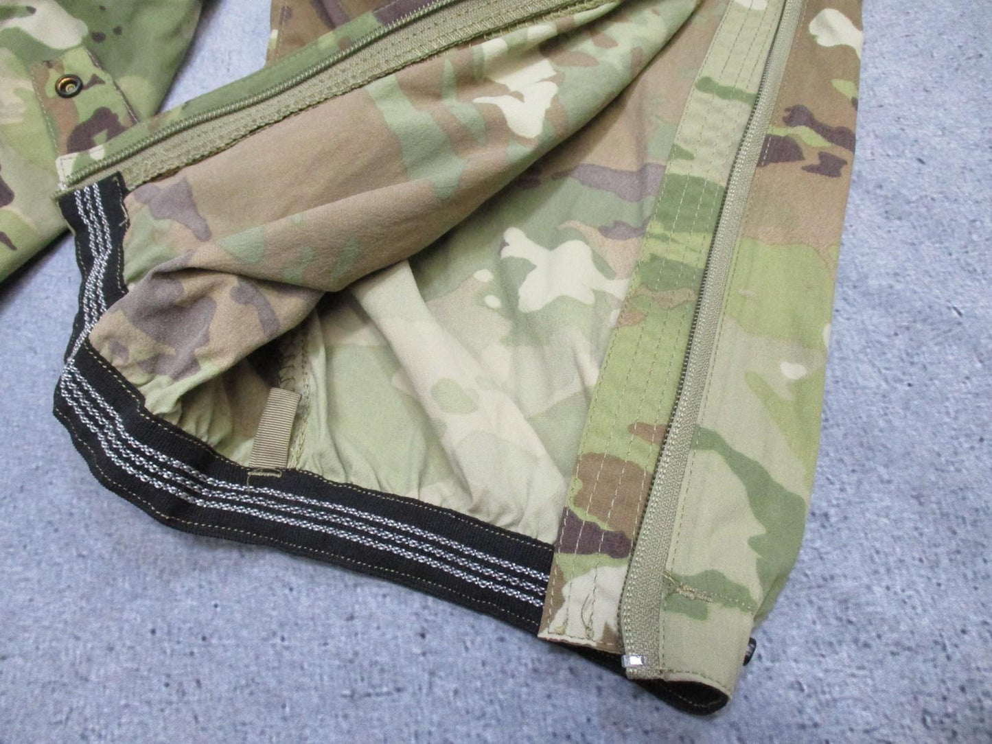 Used MultiCam Combat Pants w/ Suspenders Cargo Pockets Zippered Legs Size 36x30