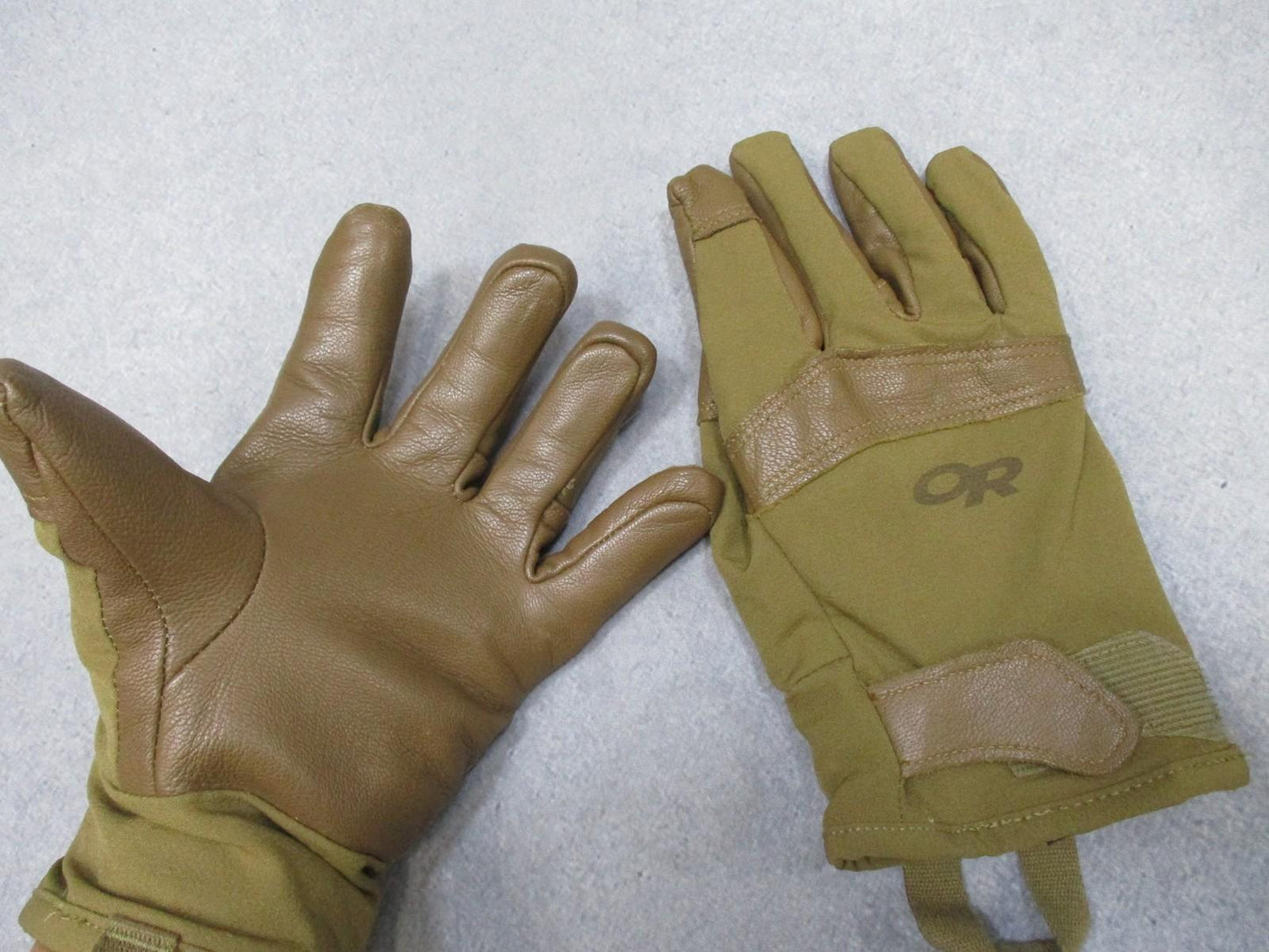 Outdoor Research Convoy Gloves Gore-Tex Leather Palm Size S Men's Used