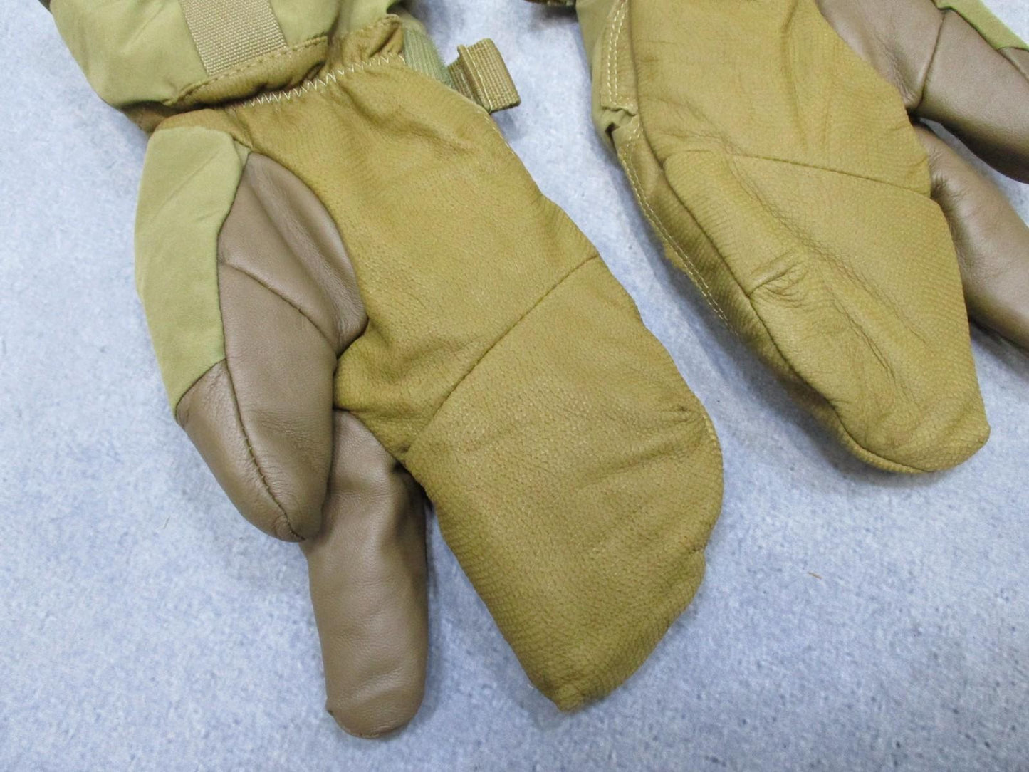 USGI MilitaryCWGS Climb Place Trigger Finger Mittens Gore-Tex Wool Leather Large