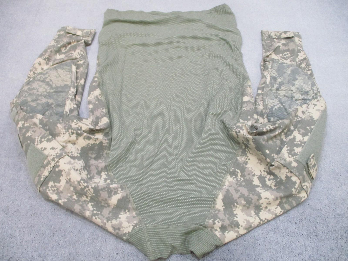 Massif Army Combat Shirt U.S. Army Digital Camo Long Sleeve Men's L New UCP ACU