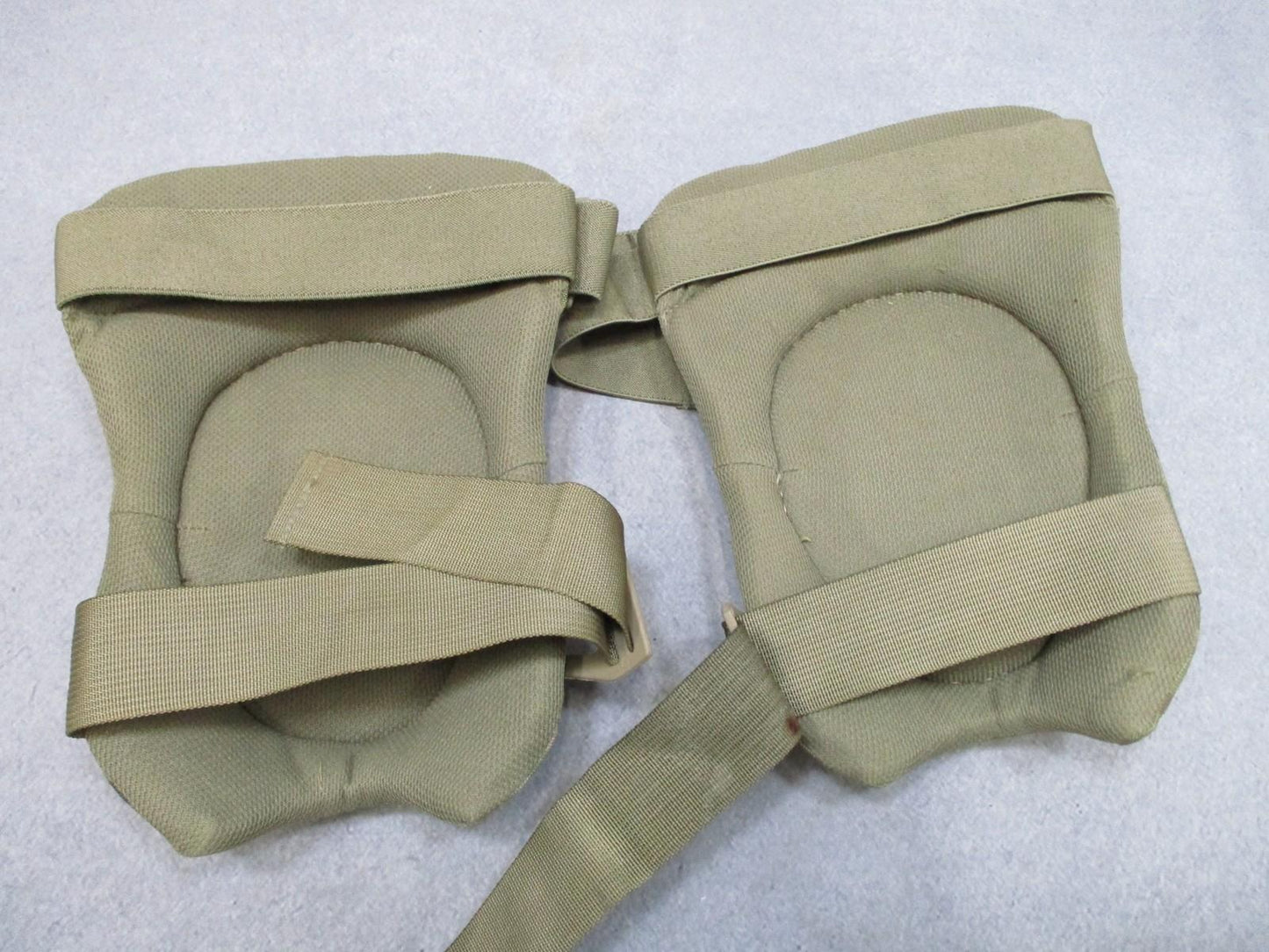 USGI McGuire-Nicholas Tactical Knee Pads MultiCam Pair Adjustable Straps Used