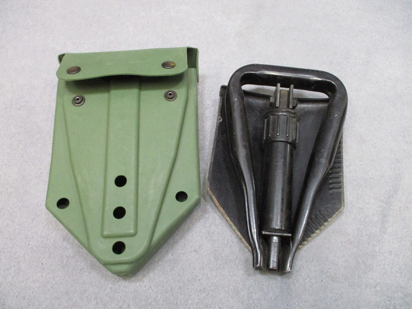 US Military Folding Shovel Ames w/ Case Serrated Edge Camping Hiking Tool