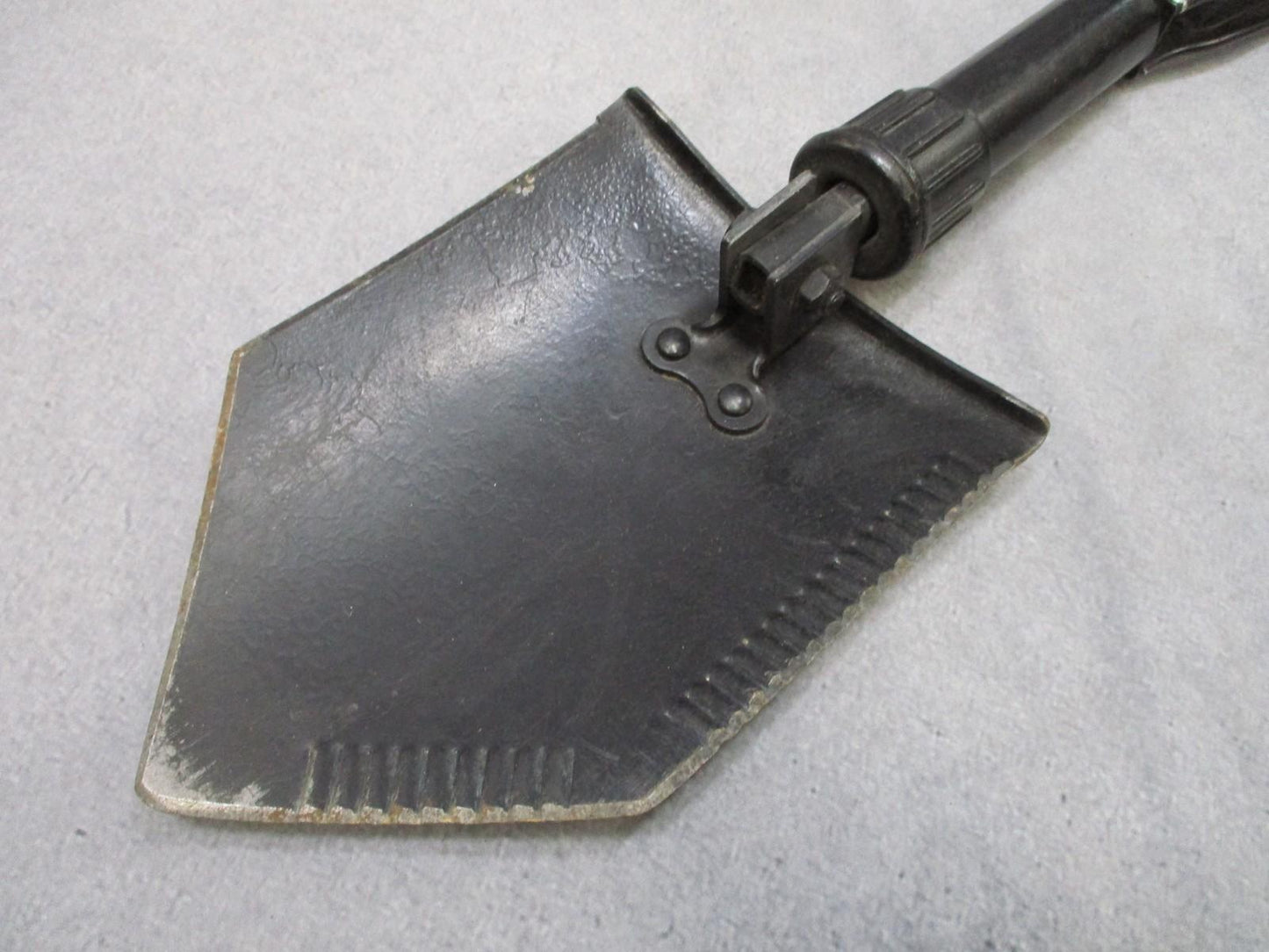 US Military Folding Shovel Ames w/ Case Serrated Edge Camping Hiking Tool
