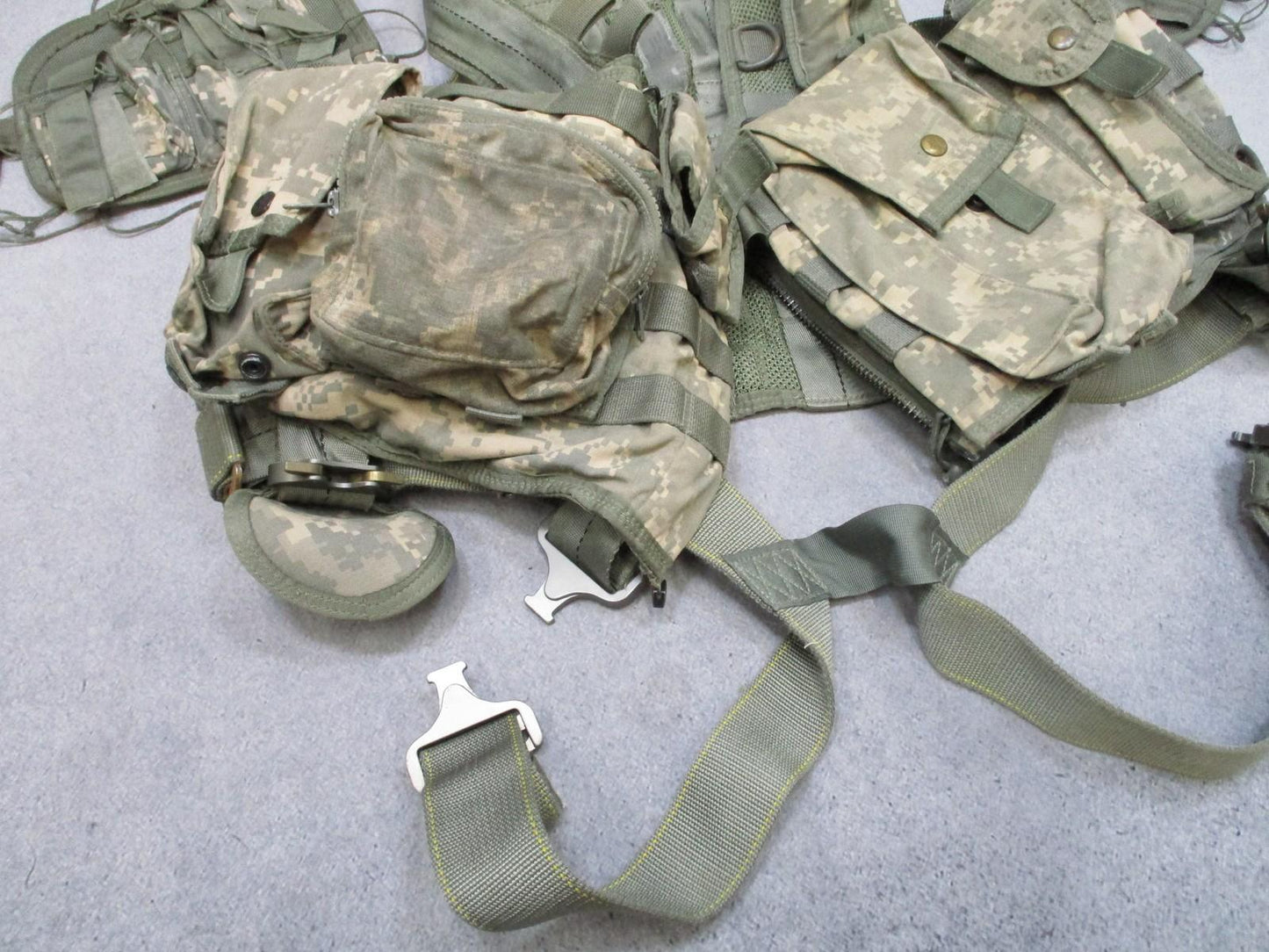 USGI Air Warrior Tactical Load Bearing Vest ACU MOLLE W/ Complete Pouch Set
