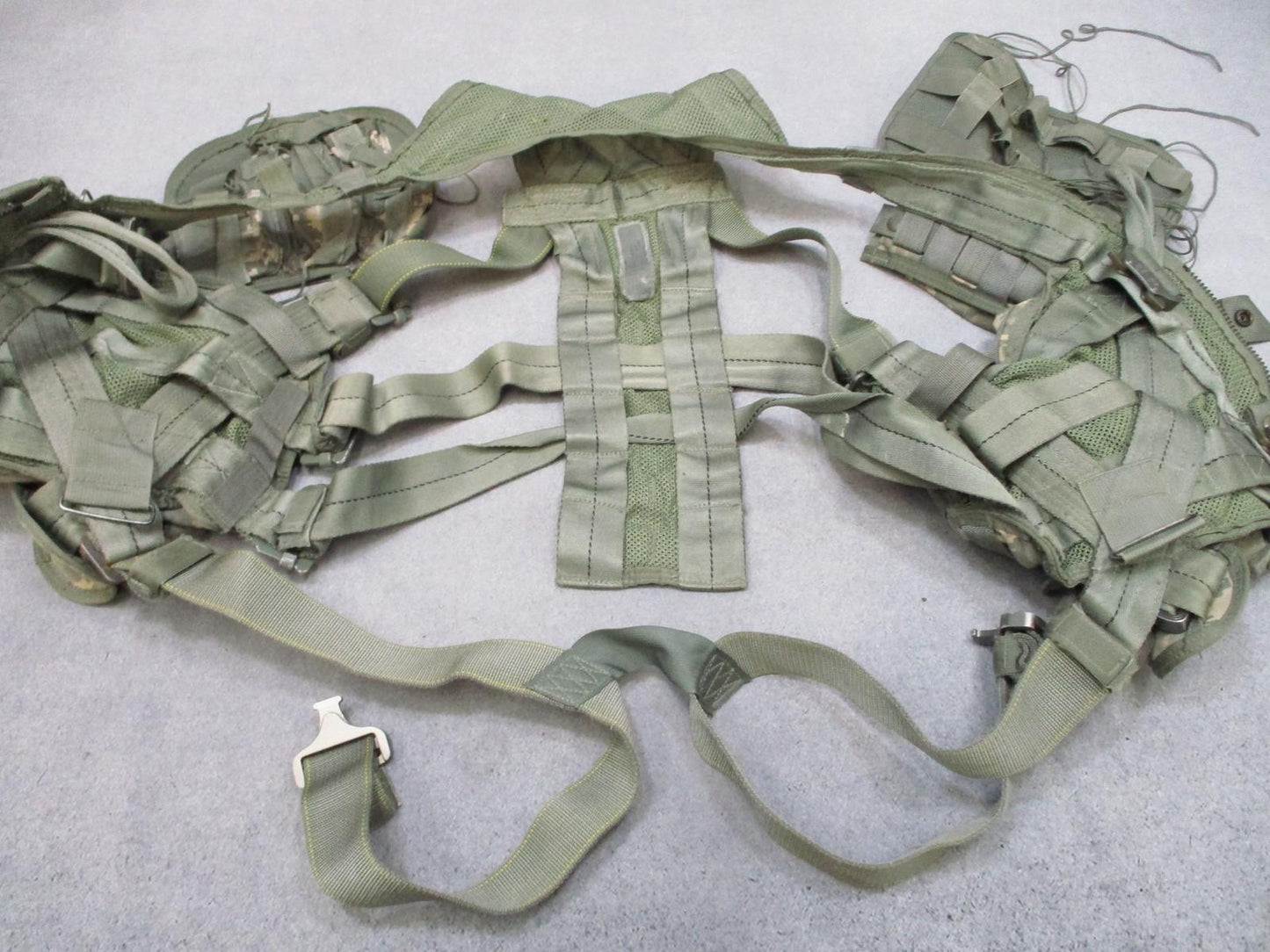 USGI Air Warrior Tactical Load Bearing Vest ACU MOLLE W/ Complete Pouch Set