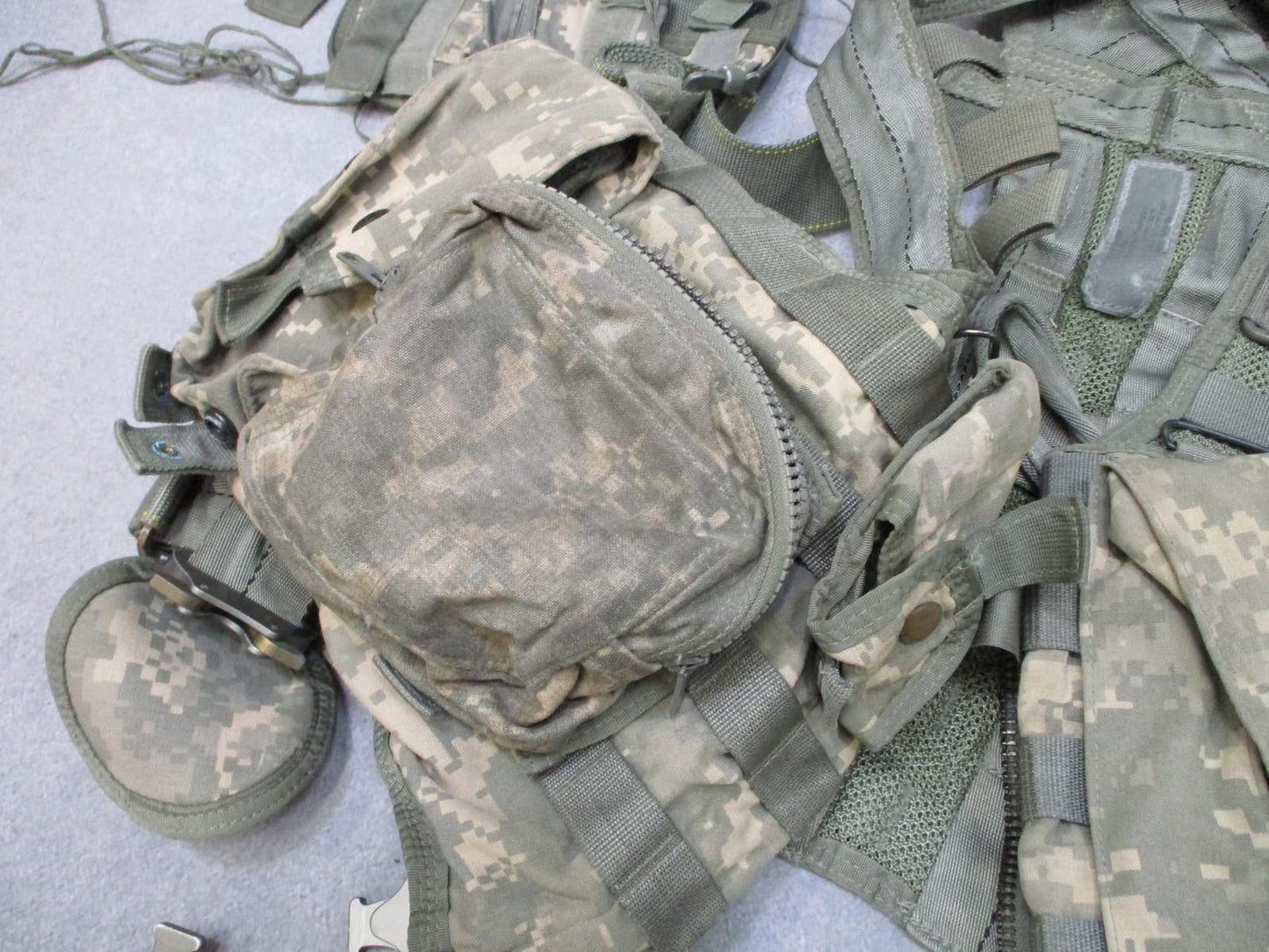 USGI Air Warrior Tactical Load Bearing Vest ACU MOLLE W/ Complete Pouch Set