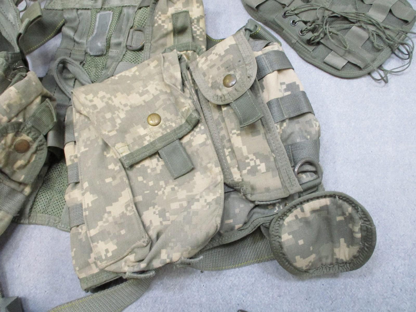 USGI Air Warrior Tactical Load Bearing Vest ACU MOLLE W/ Complete Pouch Set