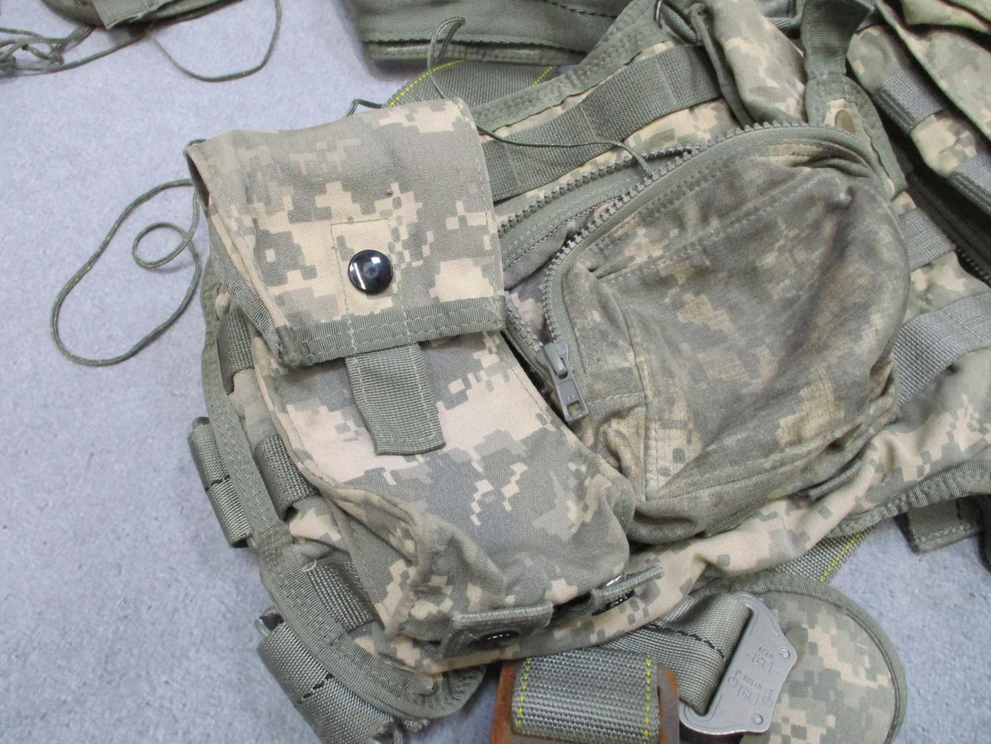 USGI Air Warrior Tactical Load Bearing Vest ACU MOLLE W/ Complete Pouch Set