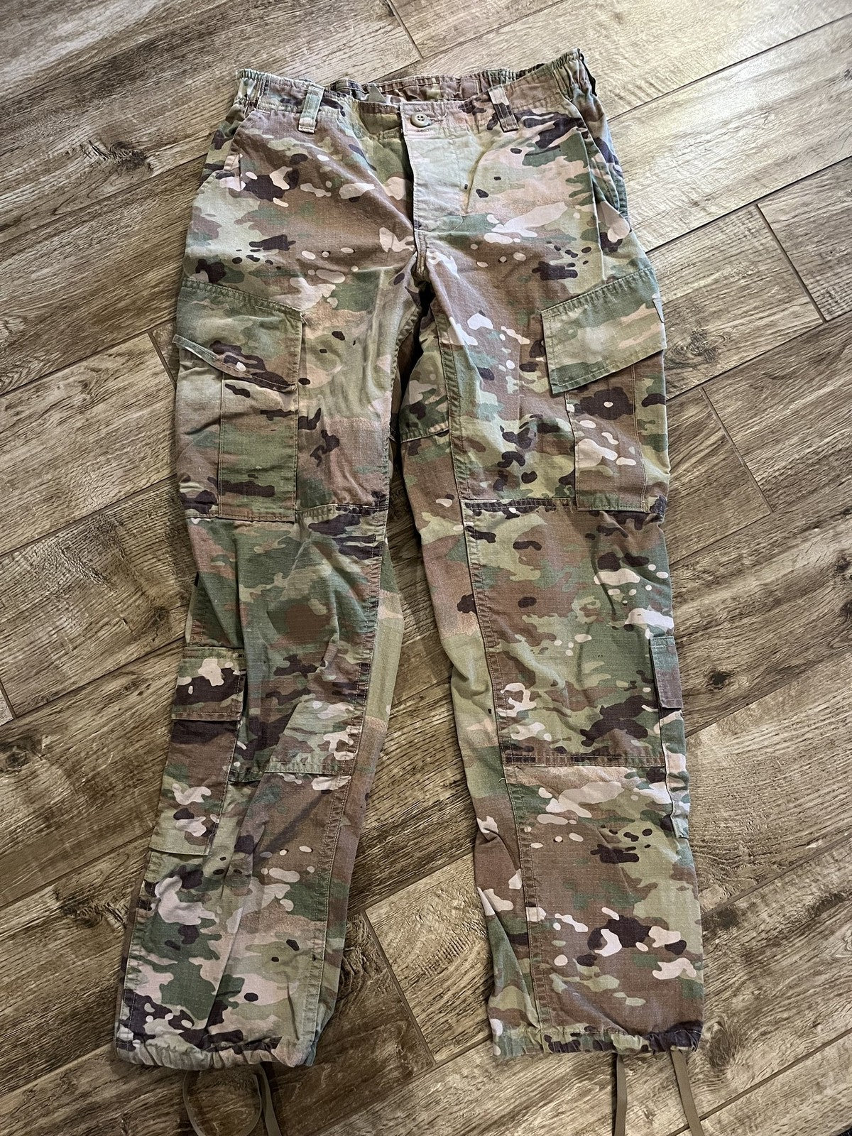 US Army Combat Uniform Flame Resistant Pants Womens 28 Regular OCP Scorpio Cargo