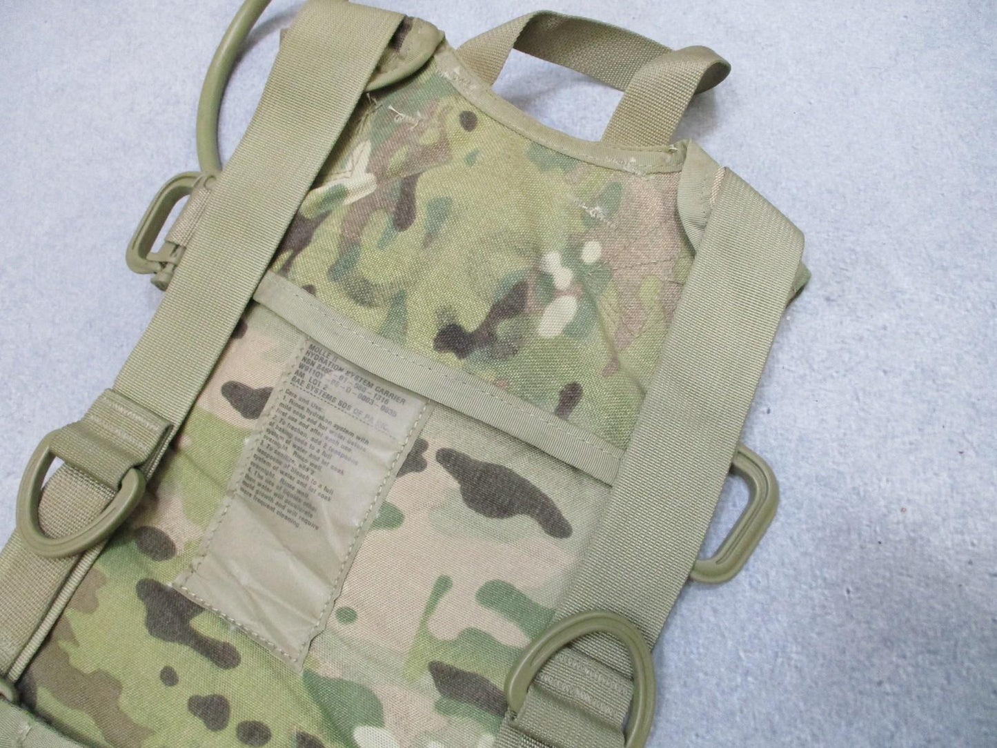 US Army Hydration MOLLE II Carrier w/ Bladder Tube MultiCam Water Pack