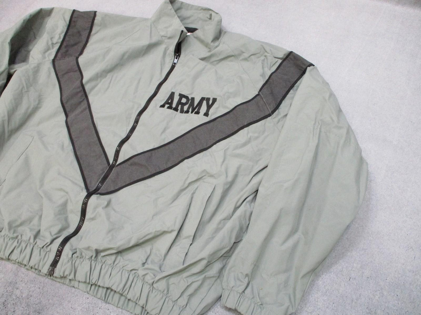 SKILCRAFT Army IPFU Jacket Windbreaker Lightweight Reflective Stripes Large/Reg