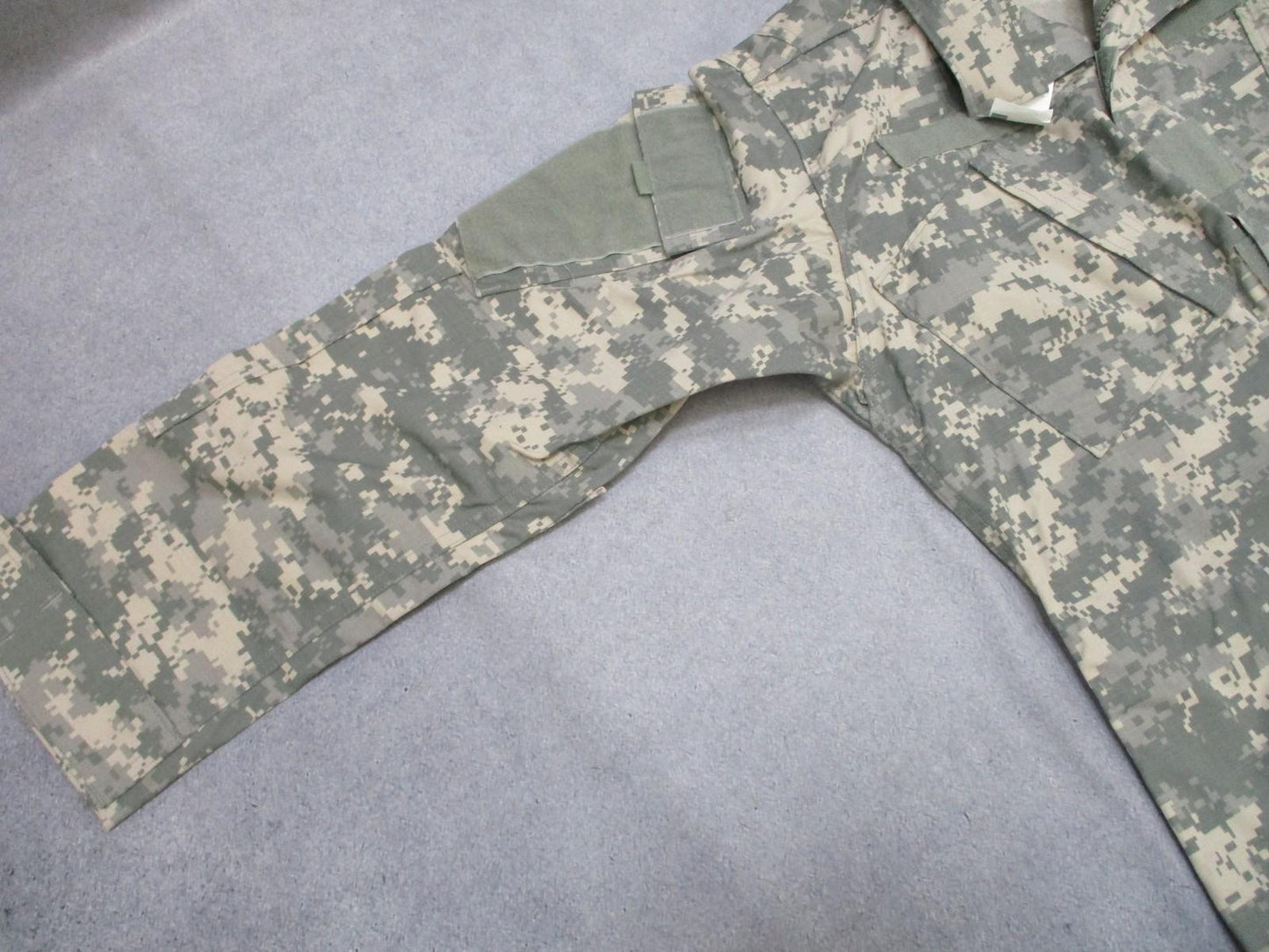US Army ACU Jacket Medium-Short Digital Camo Combat Uniform Coat