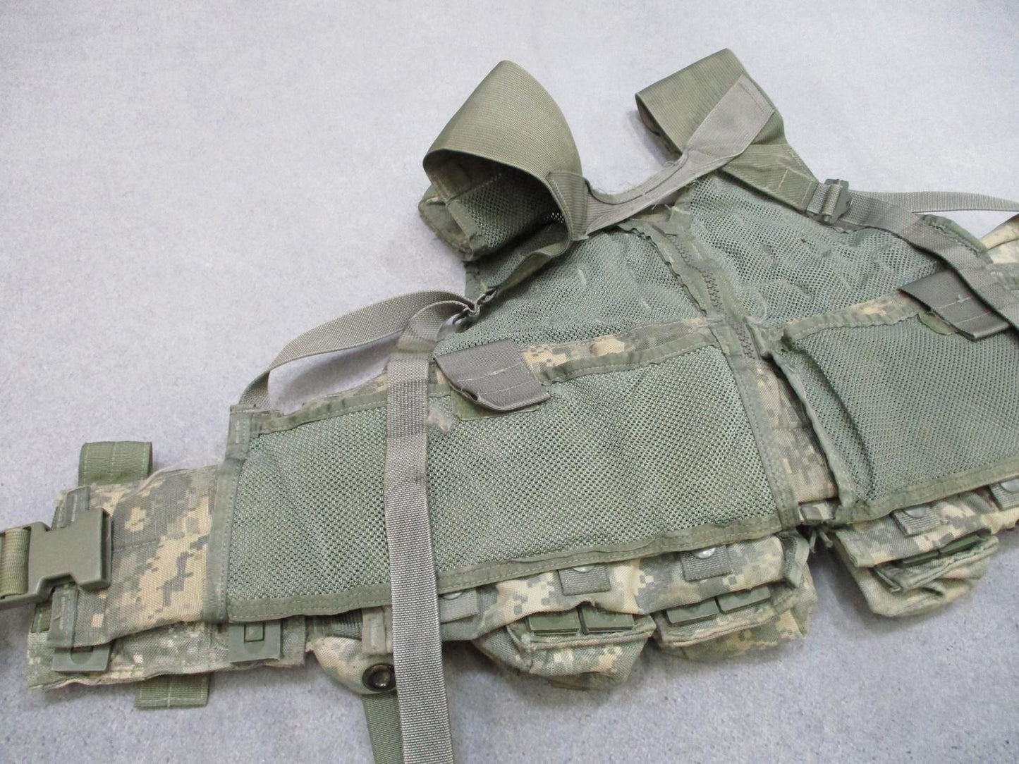 USGI MOLLE II FLC Fighting Load Carrier Vest w/ Pouches ACU Camo Tactical Tailor