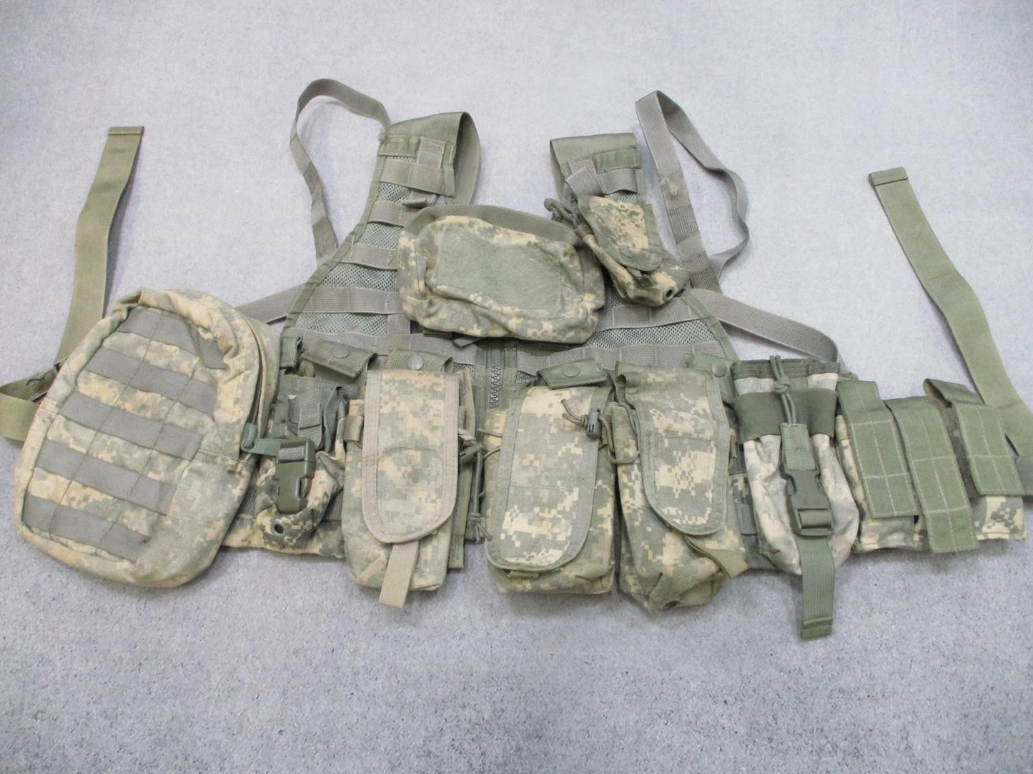 USGI MOLLE II FLC Fighting Load Carrier Vest w/ Pouches ACU Camo Tactical Tailor