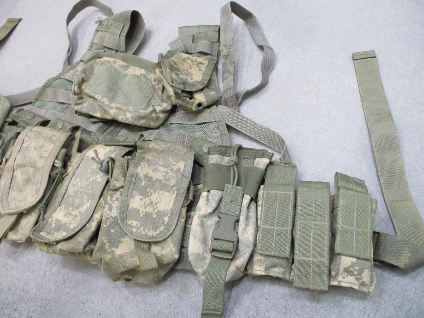 USGI MOLLE II FLC Fighting Load Carrier Vest w/ Pouches ACU Camo Tactical Tailor