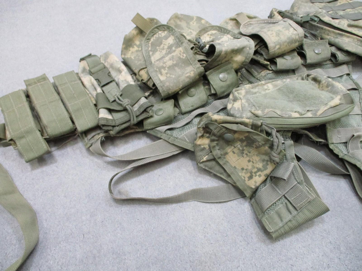 USGI MOLLE II FLC Fighting Load Carrier Vest w/ Pouches ACU Camo Tactical Tailor