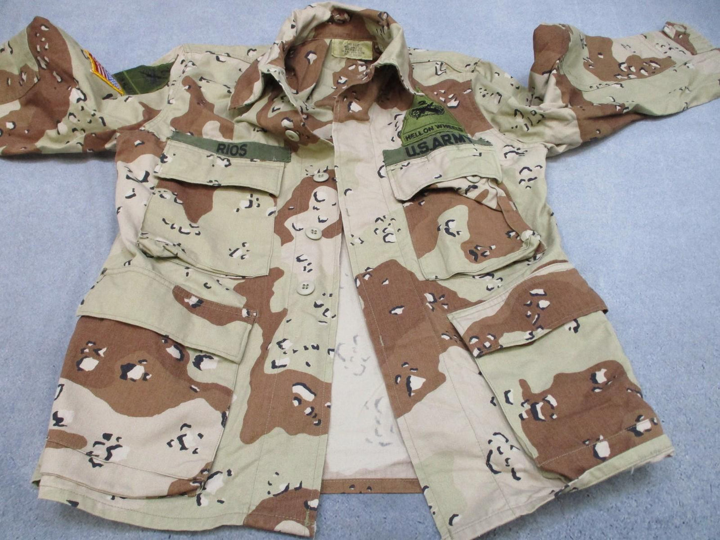 US Army Desert Combat Coat Jacket Choc Chip Hell on Wheels Patch Small-X Short
