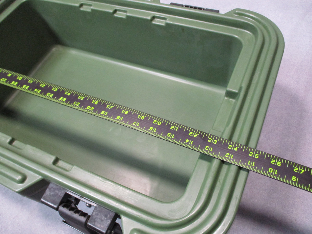 Cambro UPCS160 OD green insulated food carrier with 3 food pans and lids, made in USA