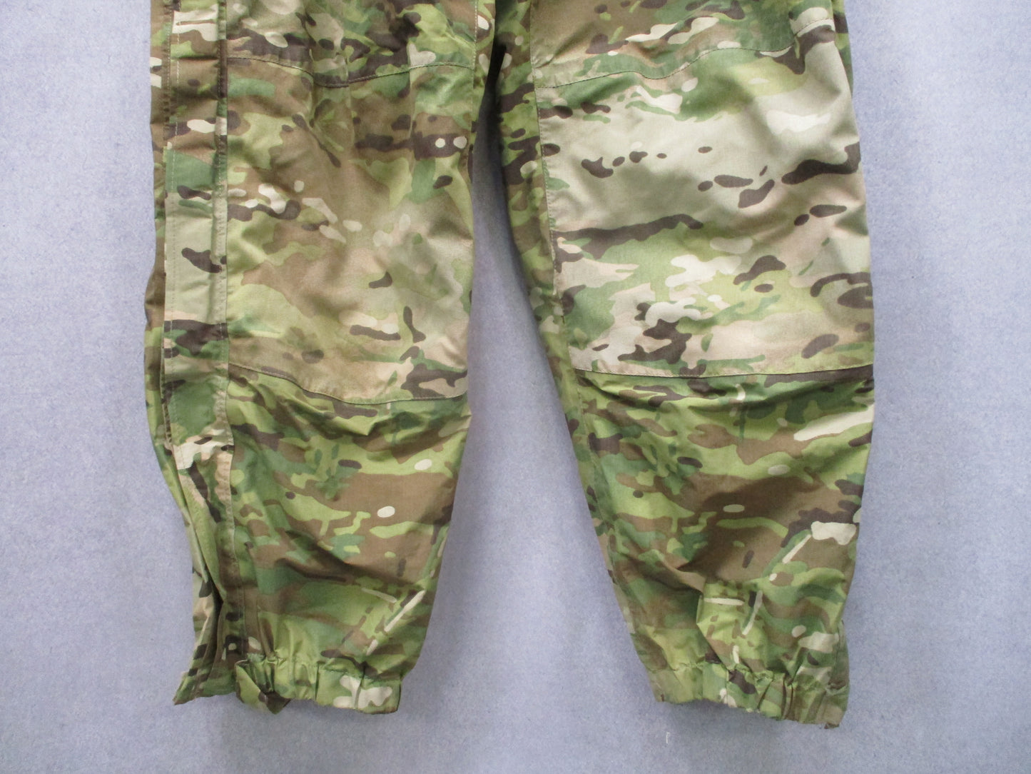 USGI ECWCS Gen III Level 6 Gore-Tex Pants Multicam M-R 8415-01-580-2468