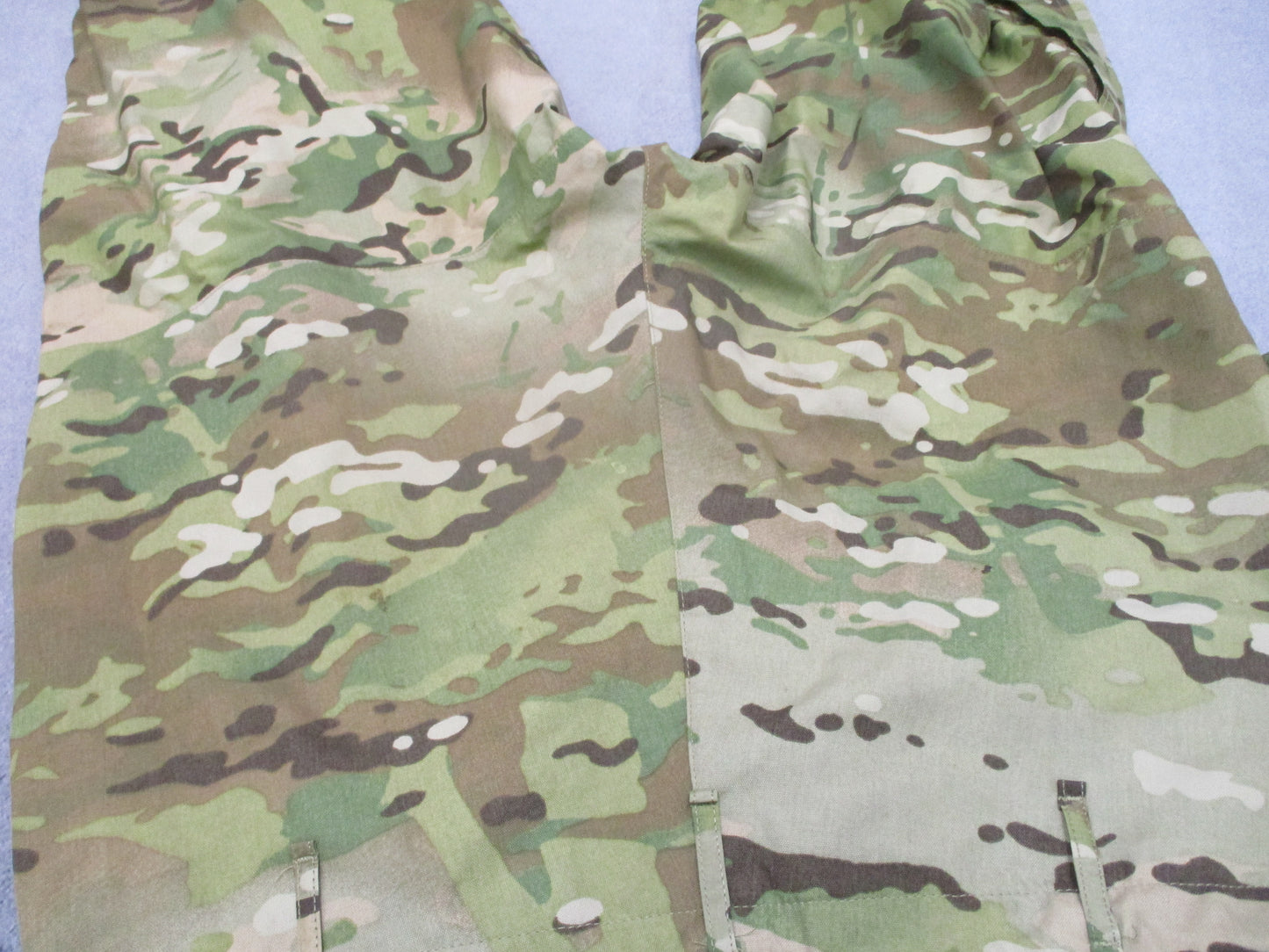 USGI ECWCS Gen III Level 6 Gore-Tex Pants Multicam M-R 8415-01-580-2468