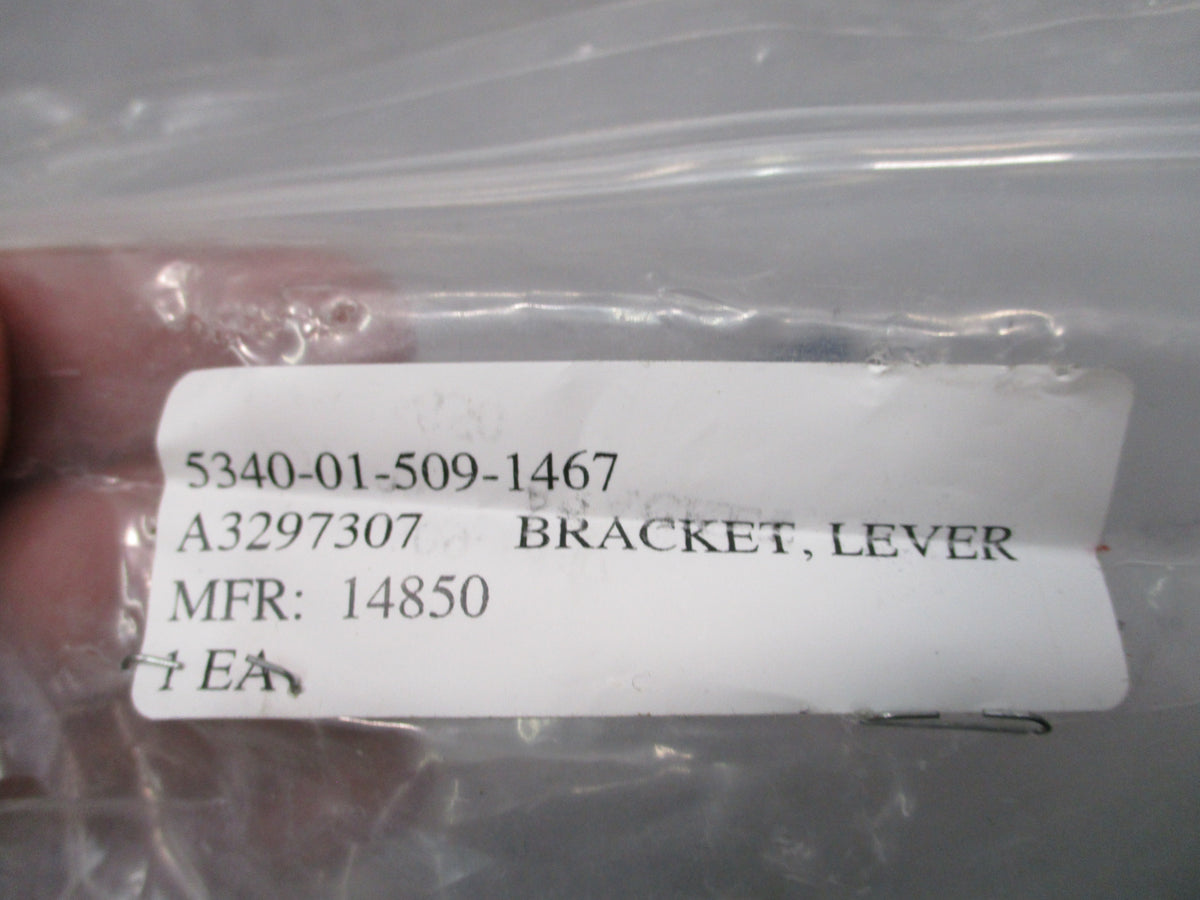 USGI ACH MICH NVG Helmet Bracket A3297307 Black Mount w Screw New Old Stock
