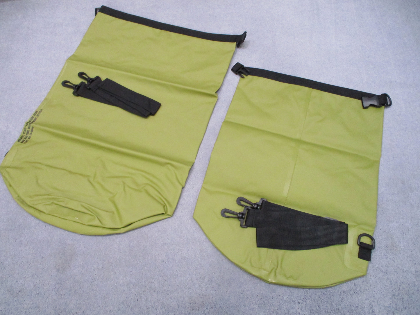 MIL-SPEC Plus Waterproof Dry Bag Rafting Kayak Canoe 20L 30L Shoulder Strap