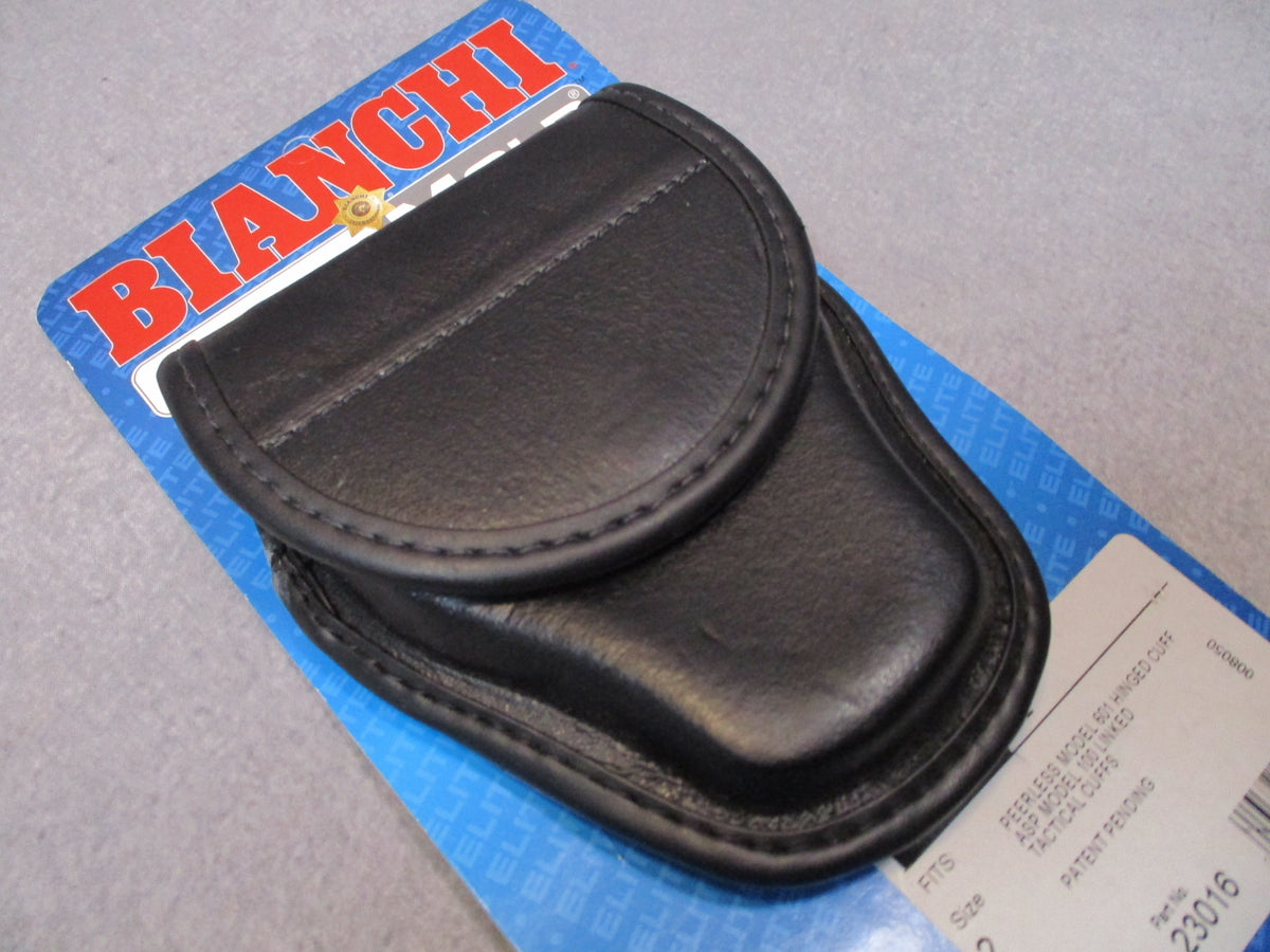Bianchi 7900 AccuMold Elite Size 2 black handcuff case with hidden snap closure
