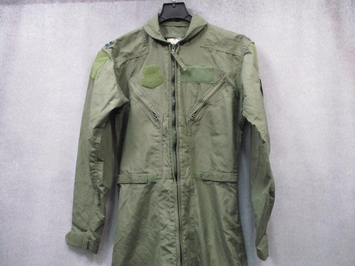 USGI CWU-27/P Flyers Flight Suit 38L Sage Green Aramid Captain Rank 8415-01-043-8385