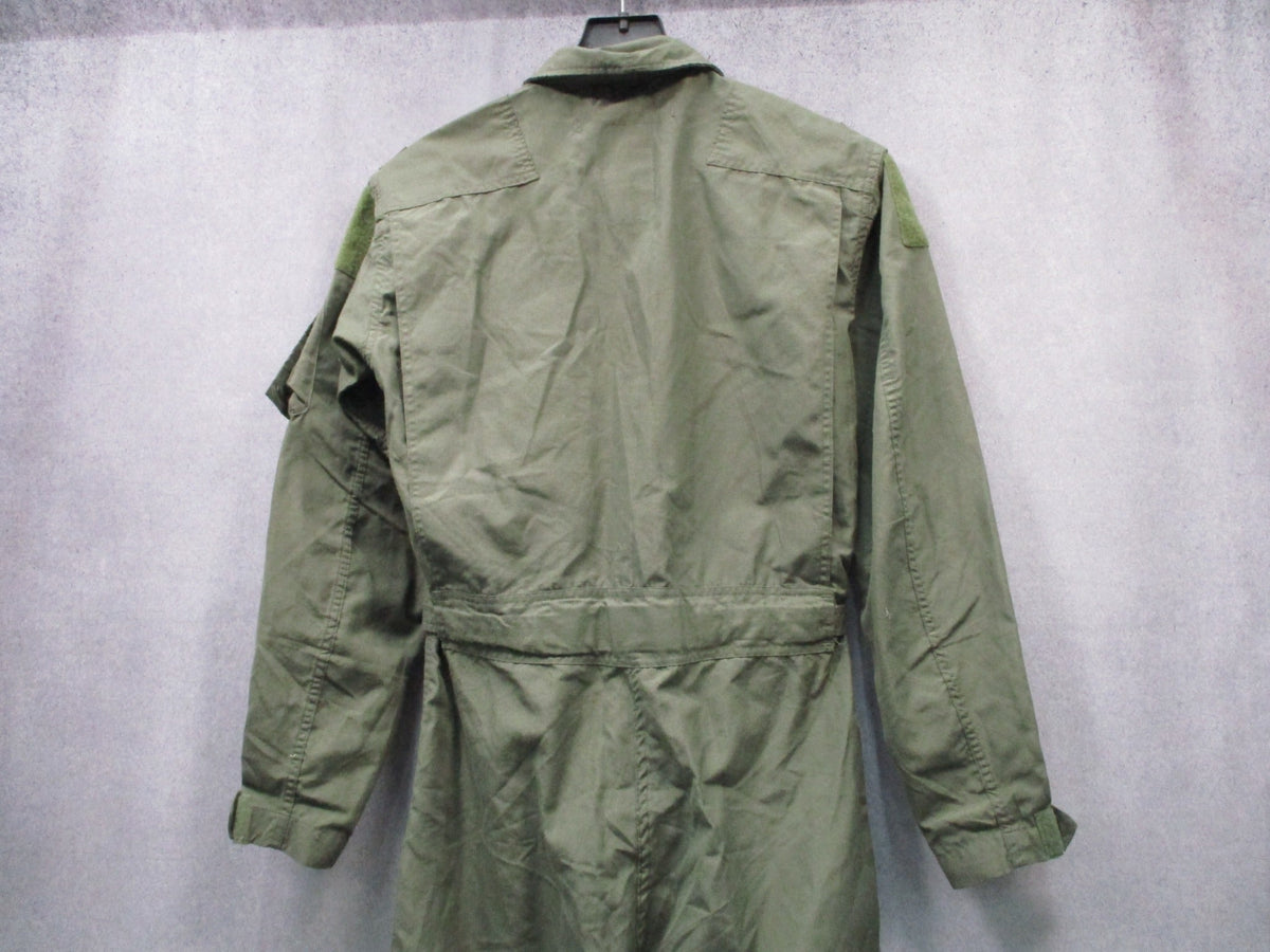 USGI CWU-27/P Flyers Flight Suit 38L Sage Green Aramid Captain Rank 8415-01-043-8385