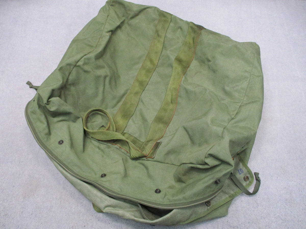 US Military Flyers Kit Bag OD Green Nylon 23x12x19 Travel Duffel Needs Cleaning