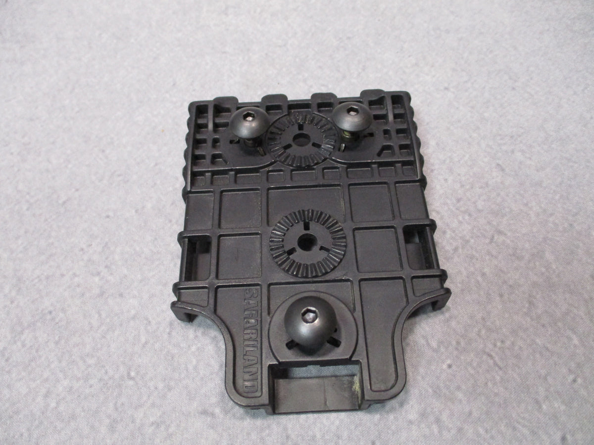 Safariland 6004-22 QLS 22 black holster receiver plate with screws, USA used close-up