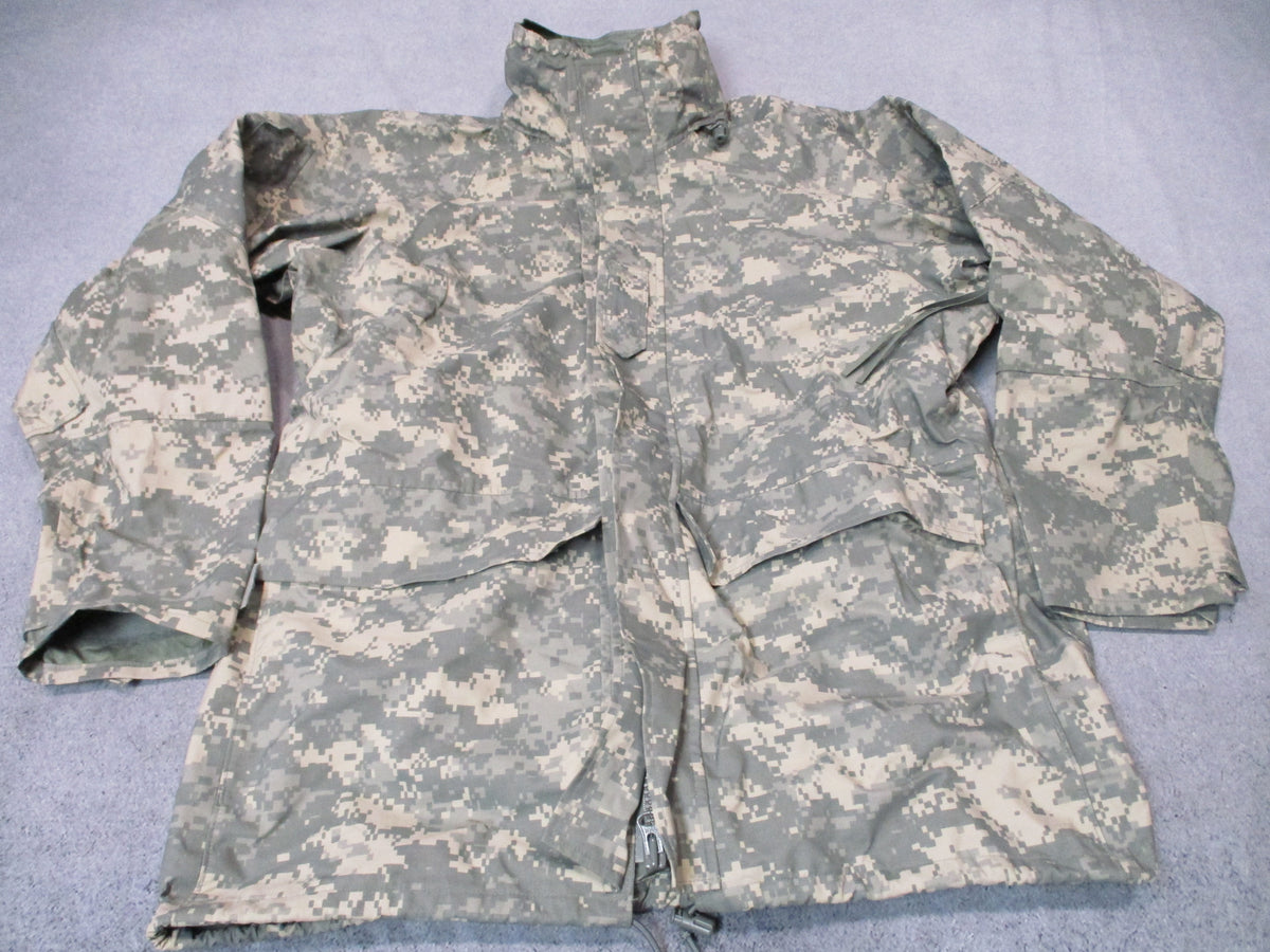 USGI US Army ECWCS Gen II Gore-Tex Parka in UCP camouflage, Medium Regular jacket with hood