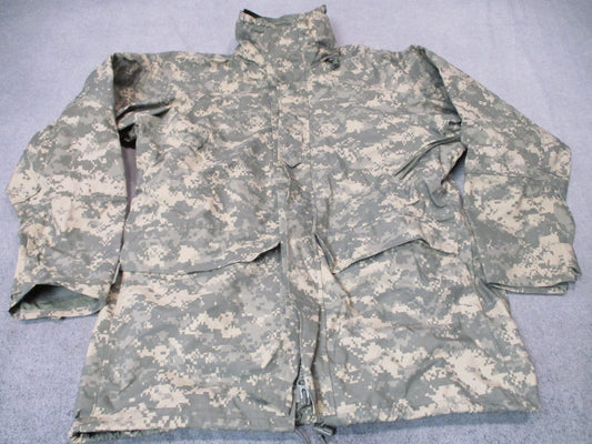 USGI US Army ECWCS Gen II Gore-Tex Parka in UCP camouflage, Medium Regular jacket with hood