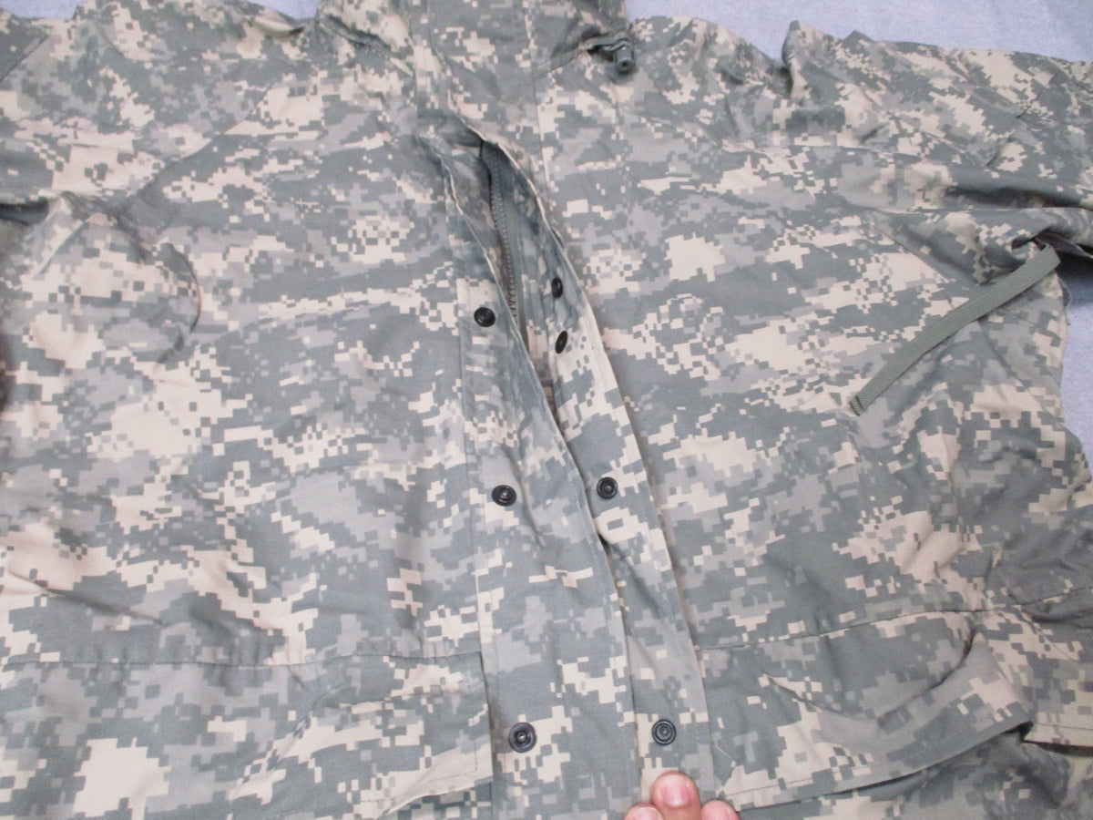 USGI US Army ECWCS Gen II Gore-Tex parka in UCP camouflage, medium regular, front view