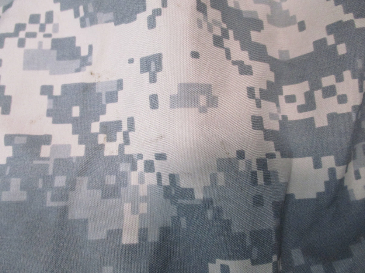 USGI US Army ECWCS Gen II Gore-Tex parka in UCP camouflage, medium regular fit with hood and zip front