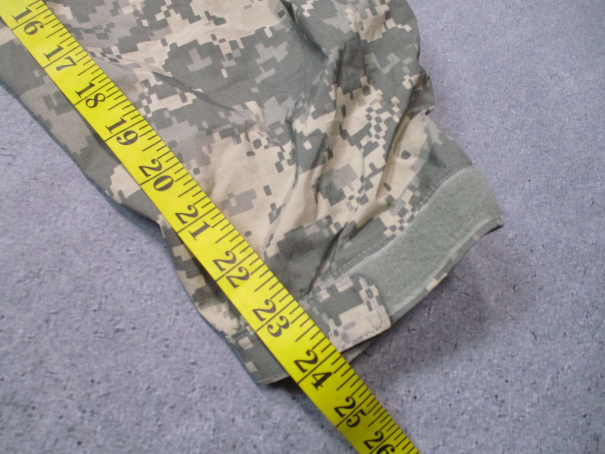 Tennier Industries US Army ECWCS Gen III Level 6 UCP Gore-Tex jacket, medium long camouflage outerwear