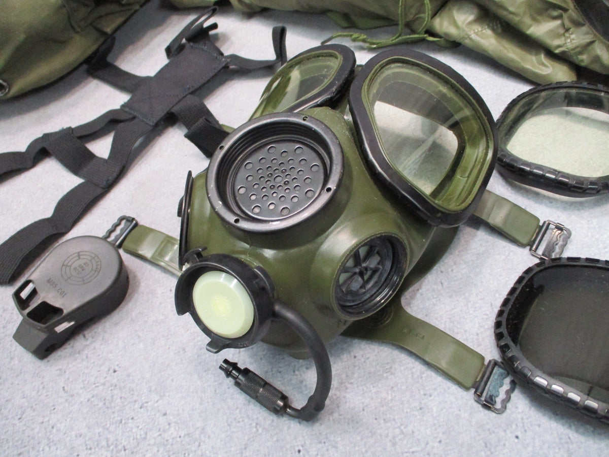USGI M40 Gas Mask Medium 1993 Military CBRN Respirator Kit Hood Bag Lenses