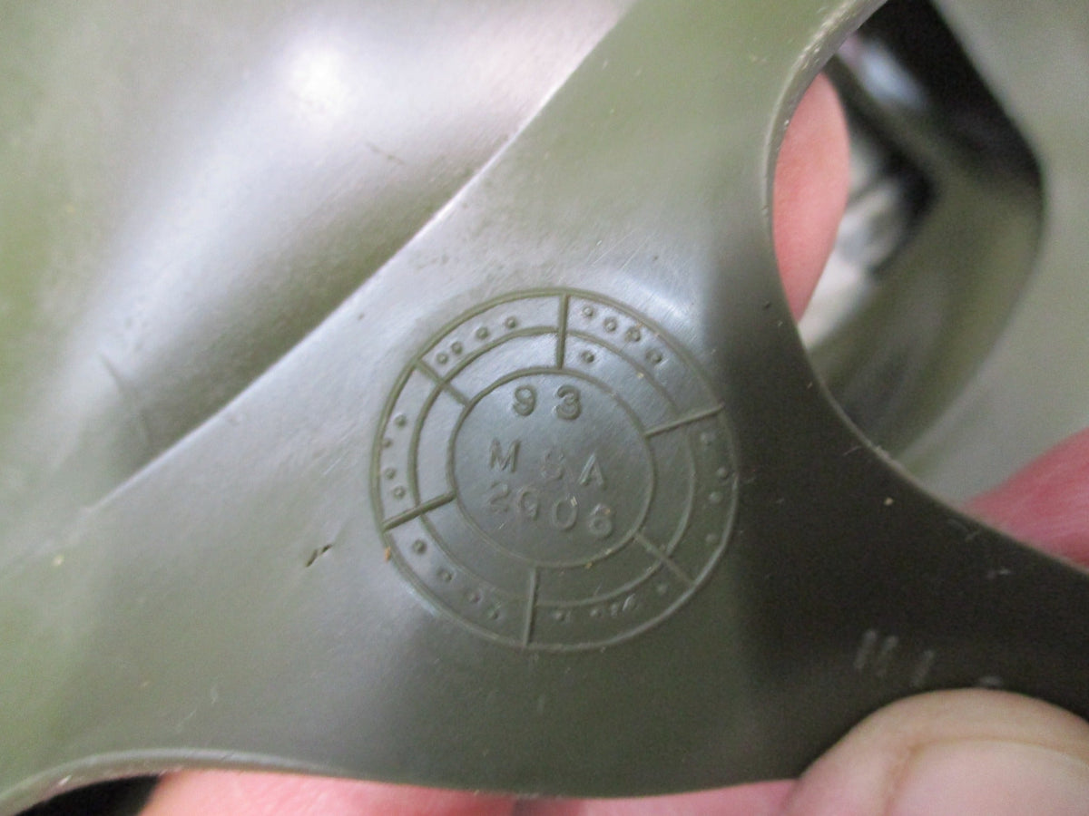 USGI M40 Gas Mask Medium 1993 Military CBRN Respirator Kit Hood Bag Lenses