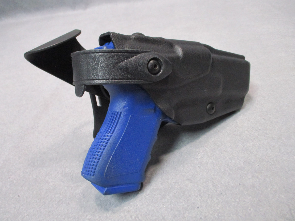 Safariland 6360-83 Glock 17/22 Level 3 duty holster in black with right-hand belt mount, designed for secure firearm retention.