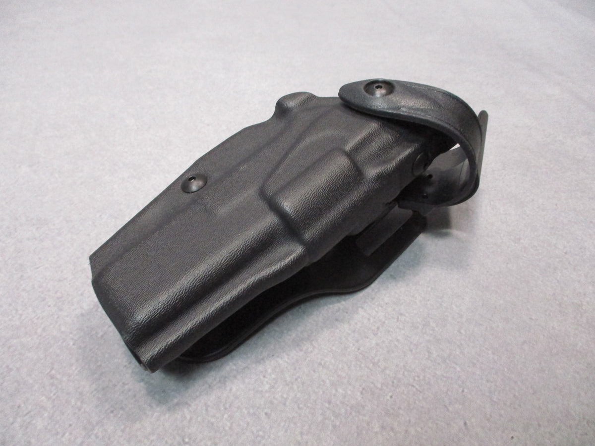 Safariland 6360-83 Glock 17/22 Level 3 duty holster in black with belt mount, designed for secure firearm retention and quick access.