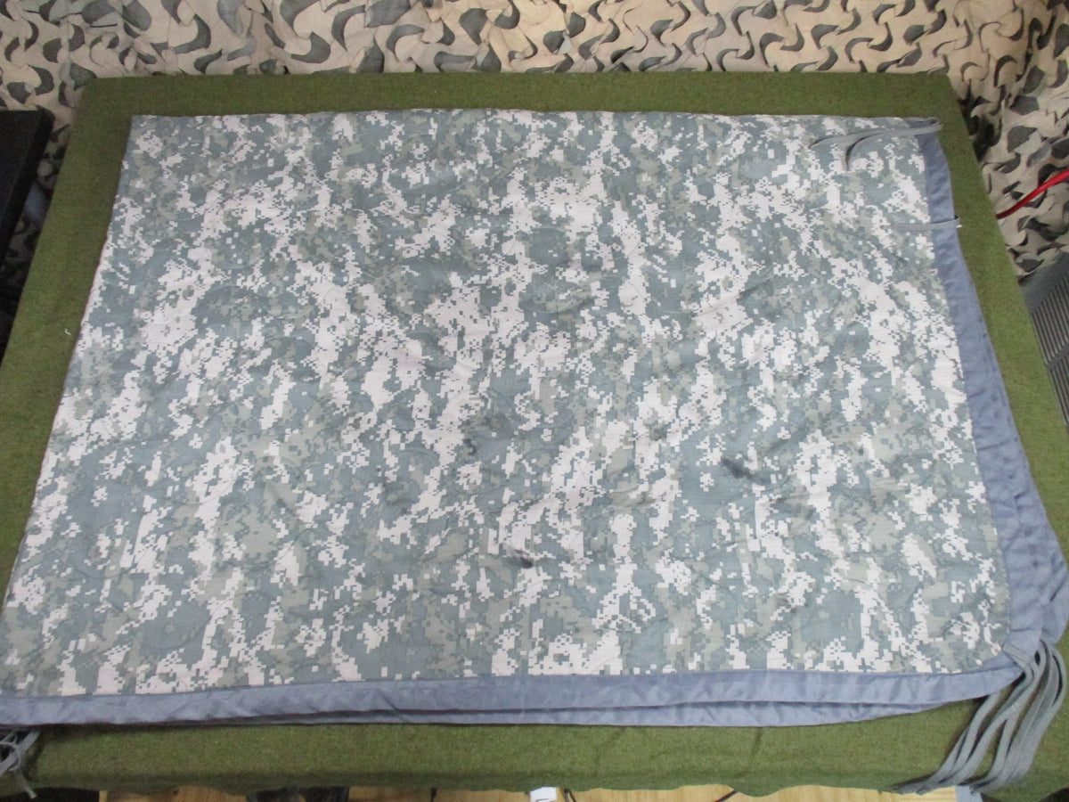 UCP ACU Digital Poncho Liner Woobie Blanket Commercial Used Good Stains