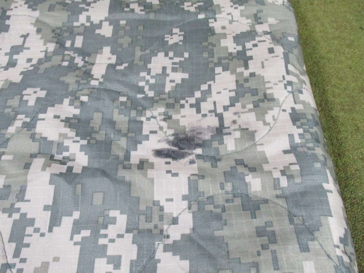 UCP ACU Digital Poncho Liner Woobie Blanket Commercial Used Good Stains