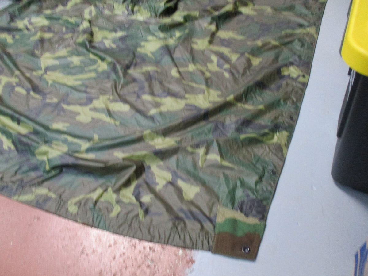 USGI Woodland M81 Military Poncho Rain Cape Shelter Repaired Grommet Used